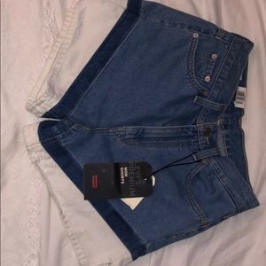 Levi’s Mom shorts